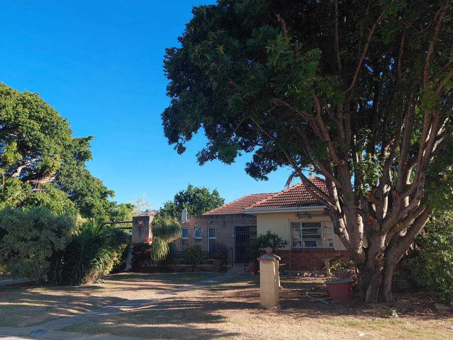 4 Bedroom Property for Sale in Despatch Central Eastern Cape